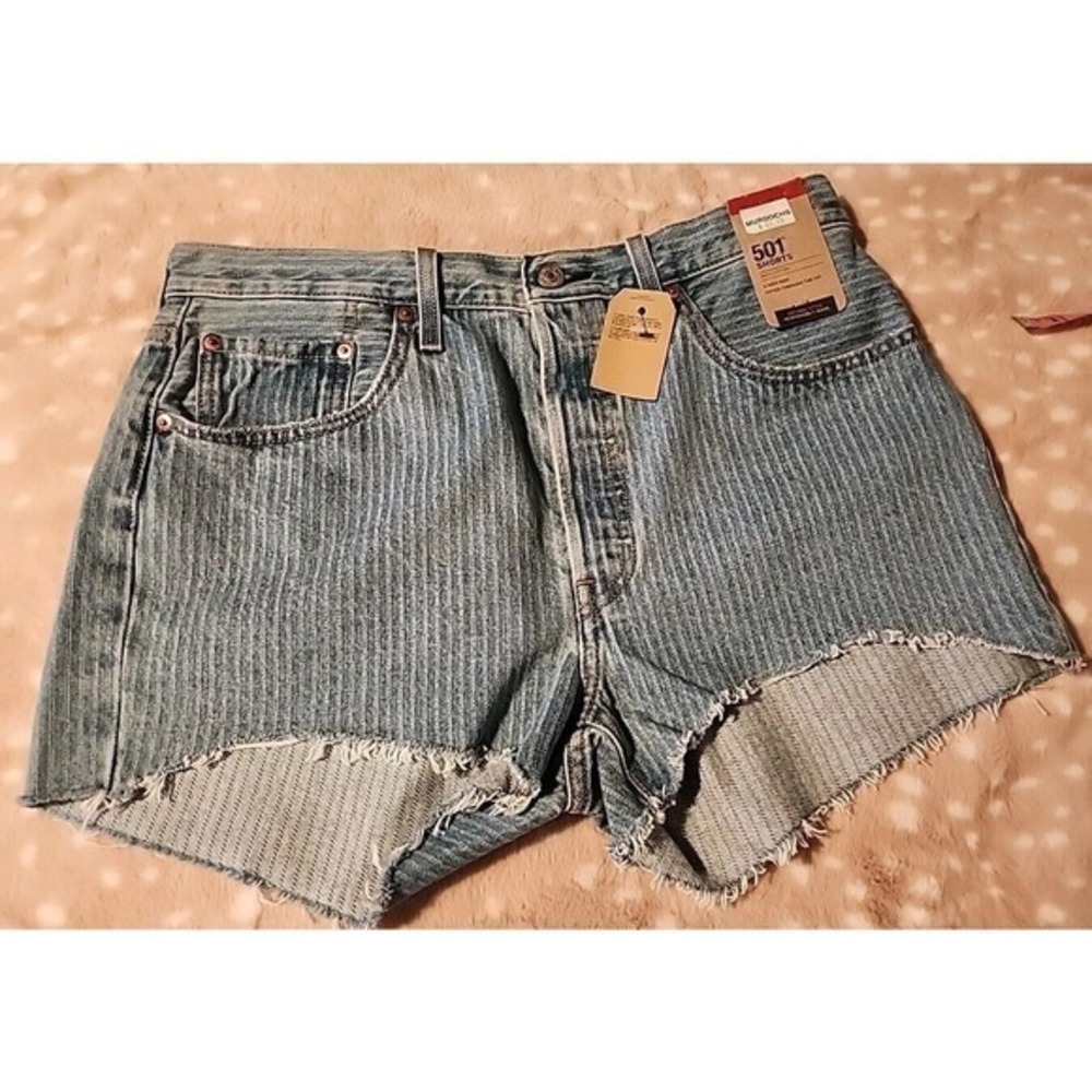NWT Levi’s 501 High Rise Denim Shorts Pin Striped-Size‎ 32
